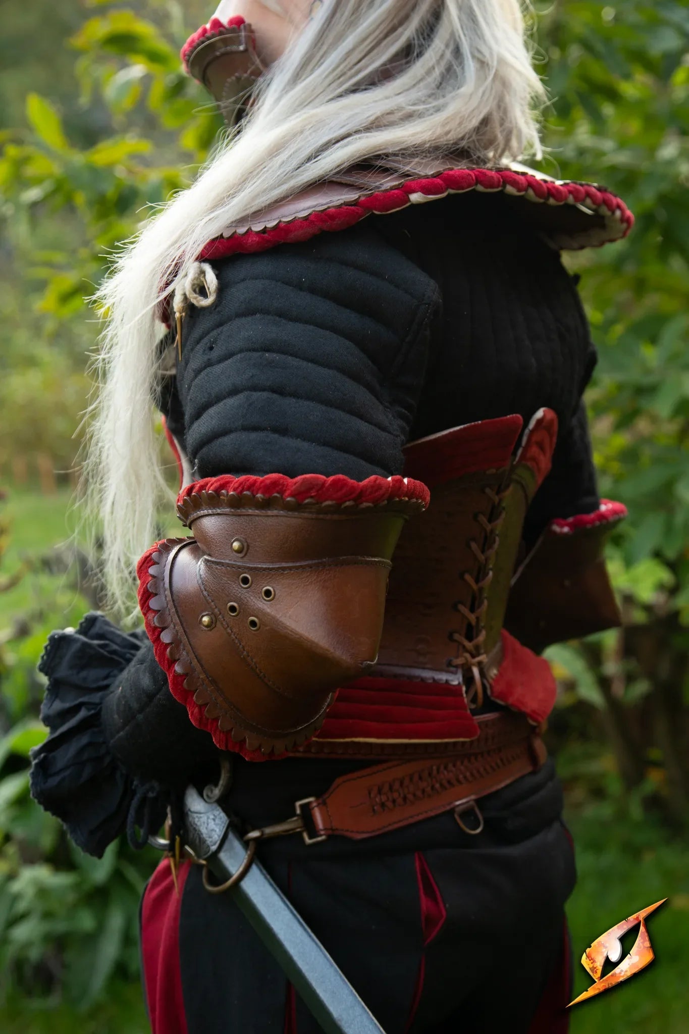 Noble Leather Couter