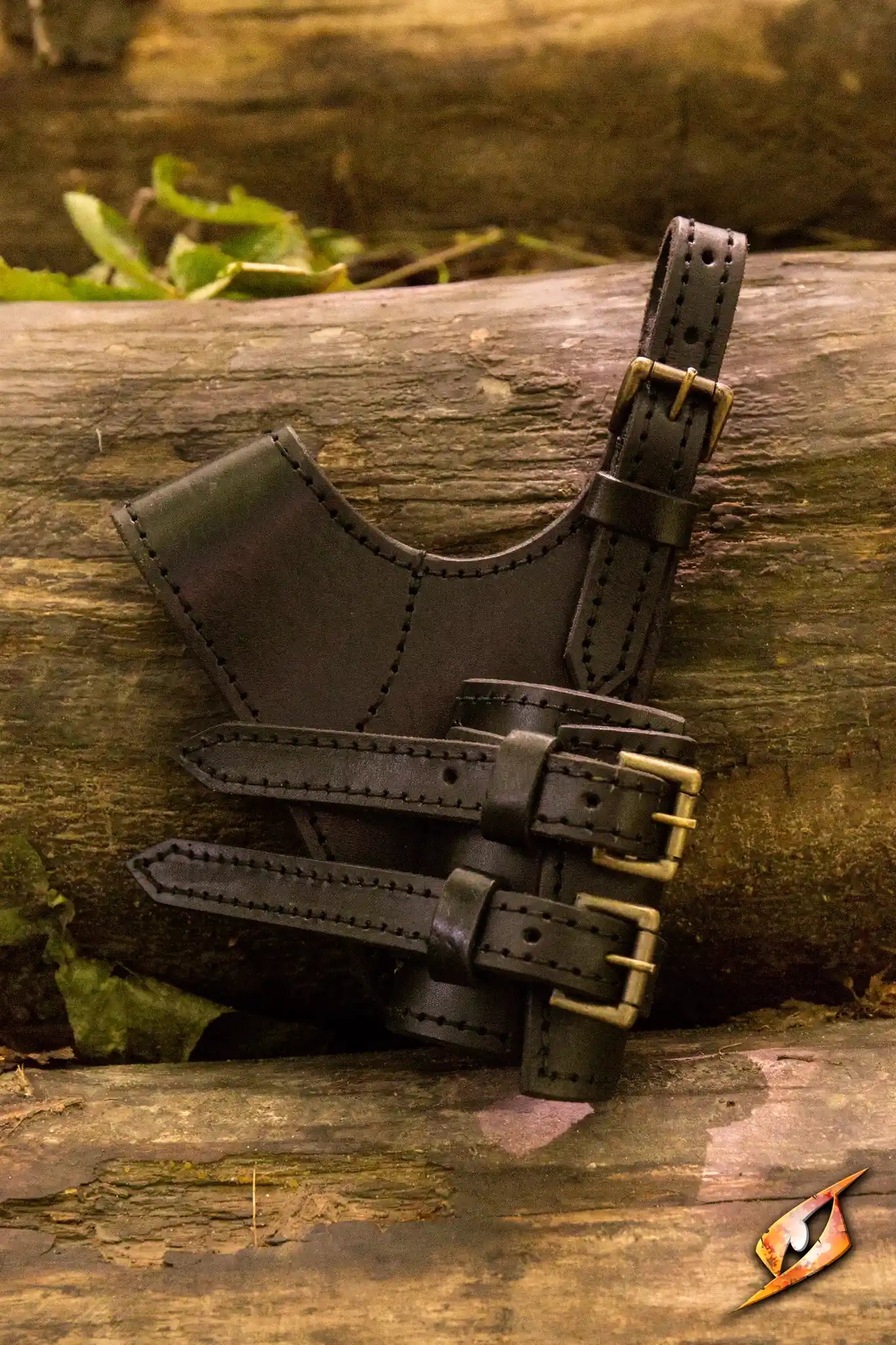 Adventurer Swordholder made of durable leather, featuring adjustable straps for secure sword carrying.