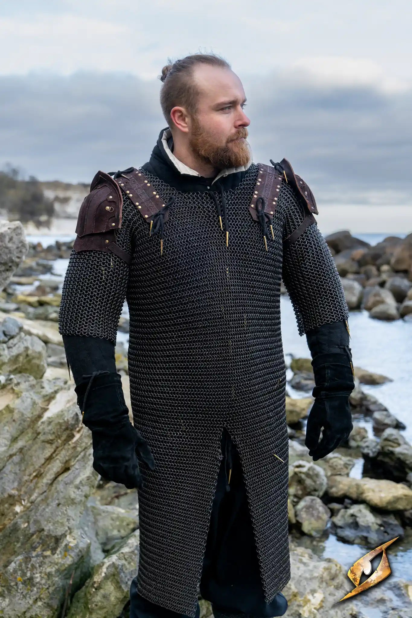 Woodsman Suede Shoulder Armour