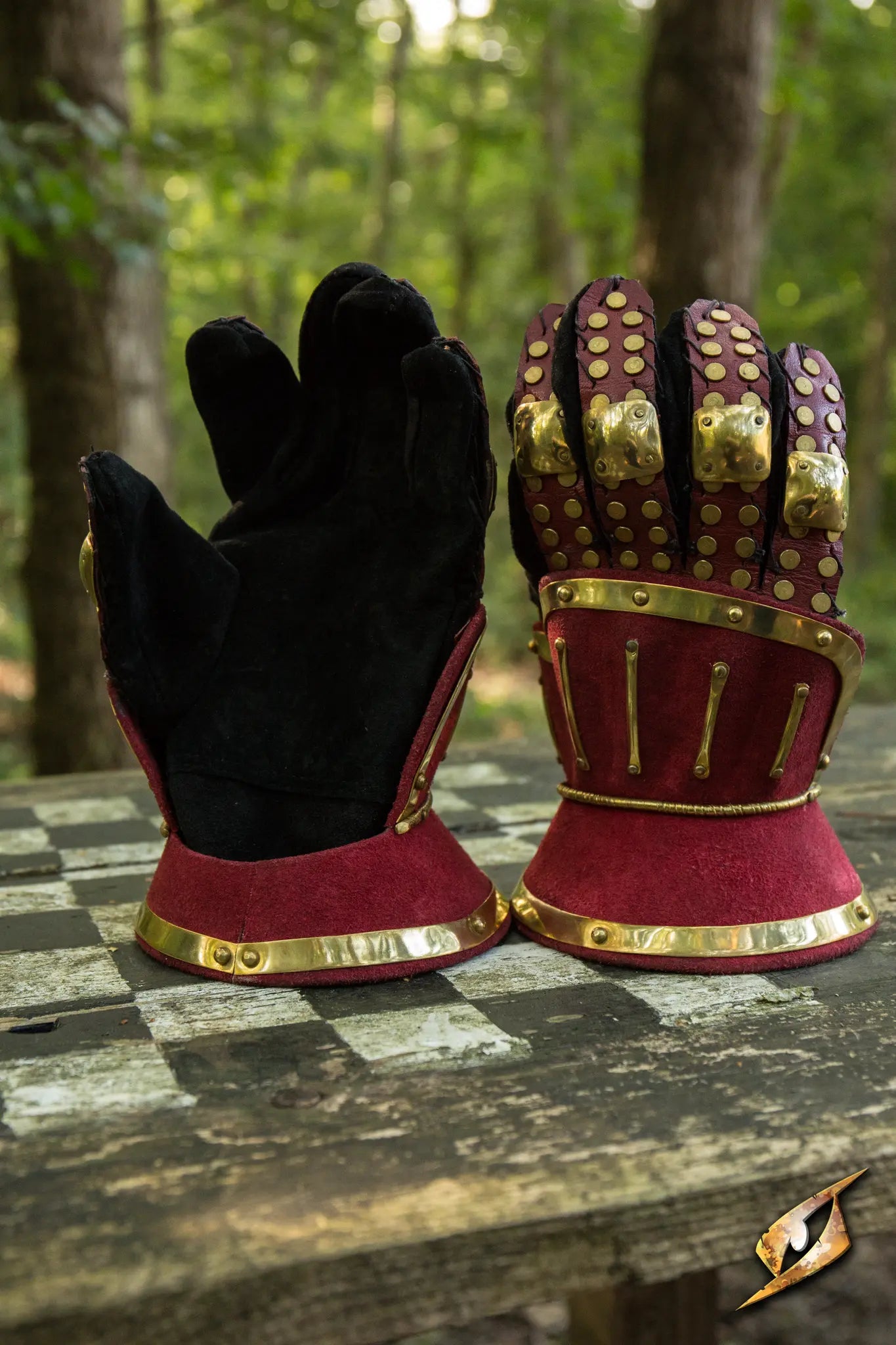 Hourglass Gauntlets