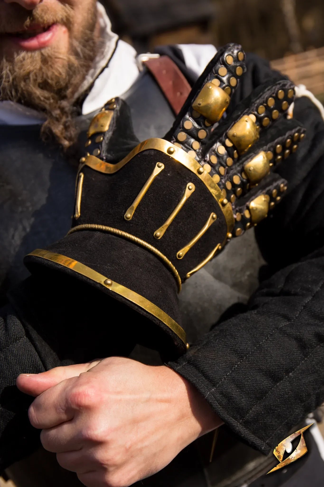 Hourglass Gauntlets