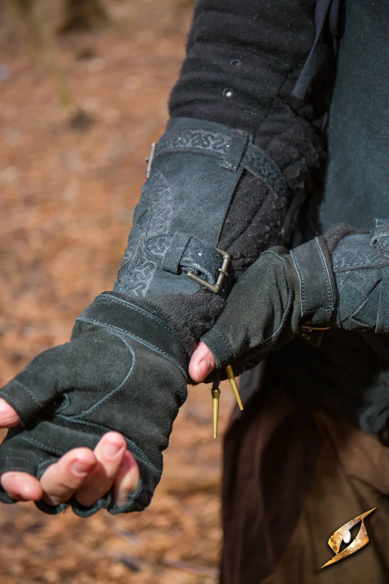 Ranger Bracers - Suede