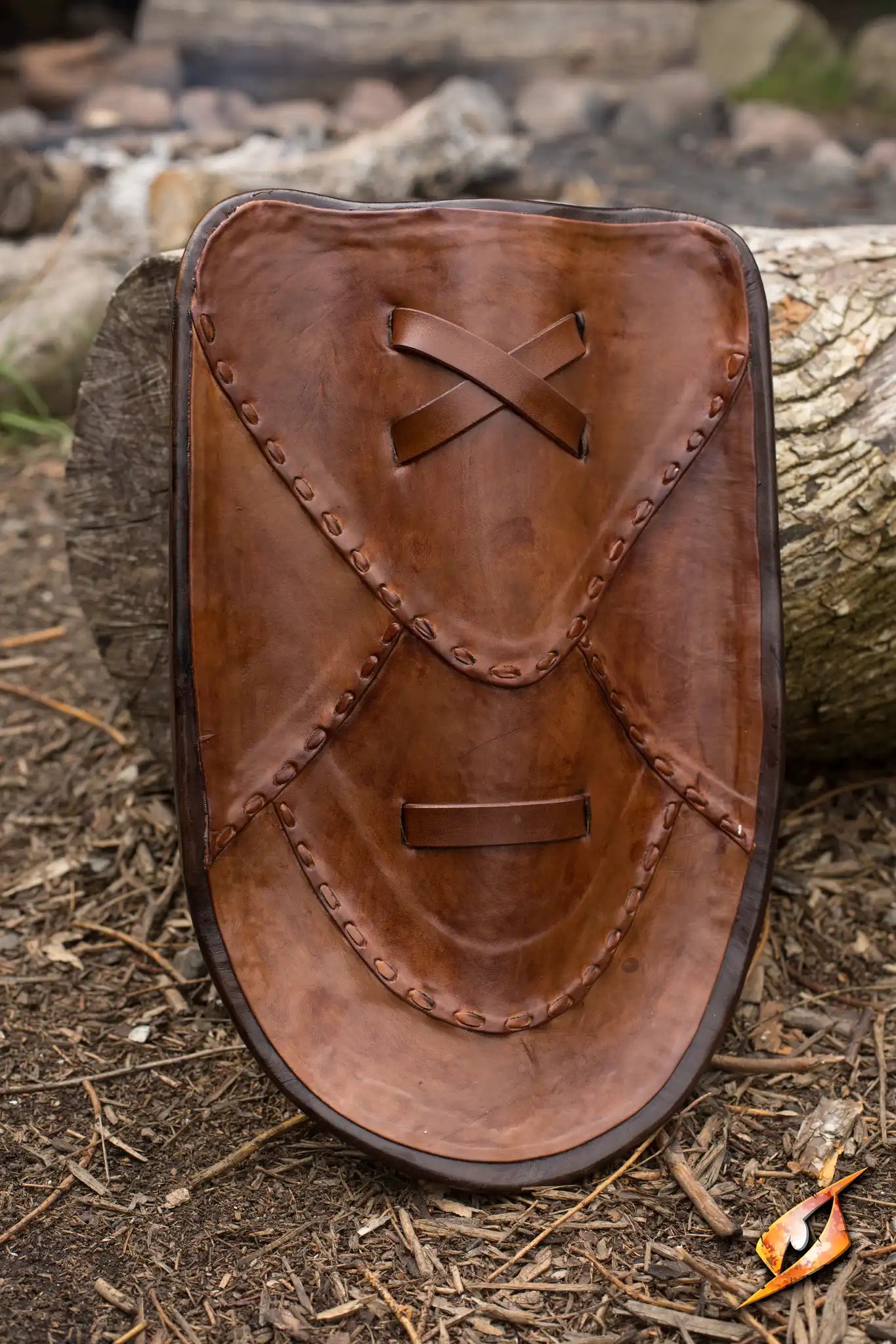 Elven Buckler - 48x28 cm, a beautifully crafted leather shield with intricate details.