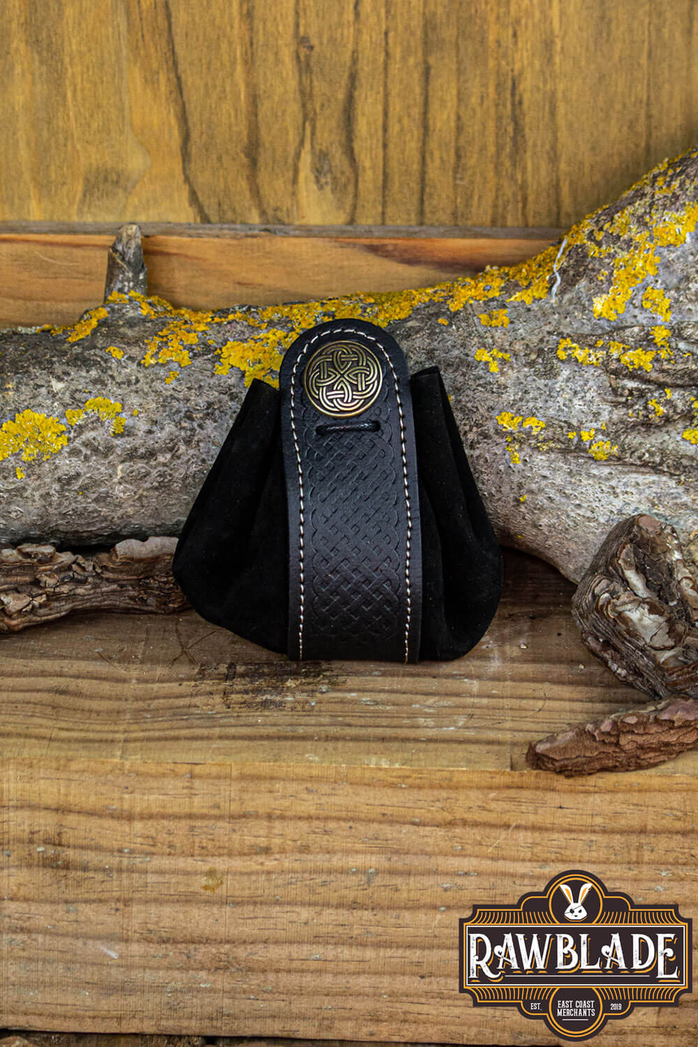 Wanderer Pouch Big in black leather with Celtic engravings, handcrafted to store small items stylishly.