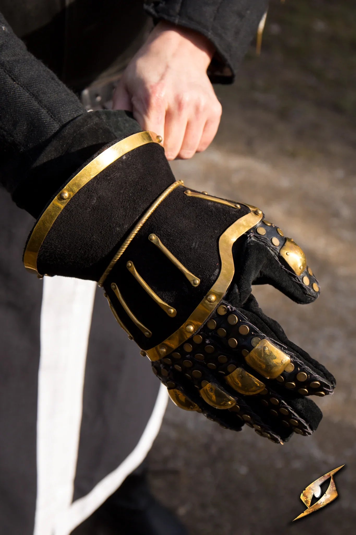 Hourglass Gauntlets