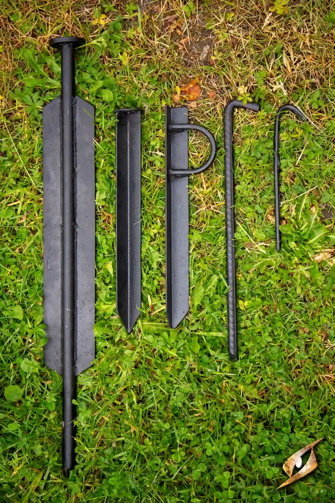 V-Shape Iron Peg B