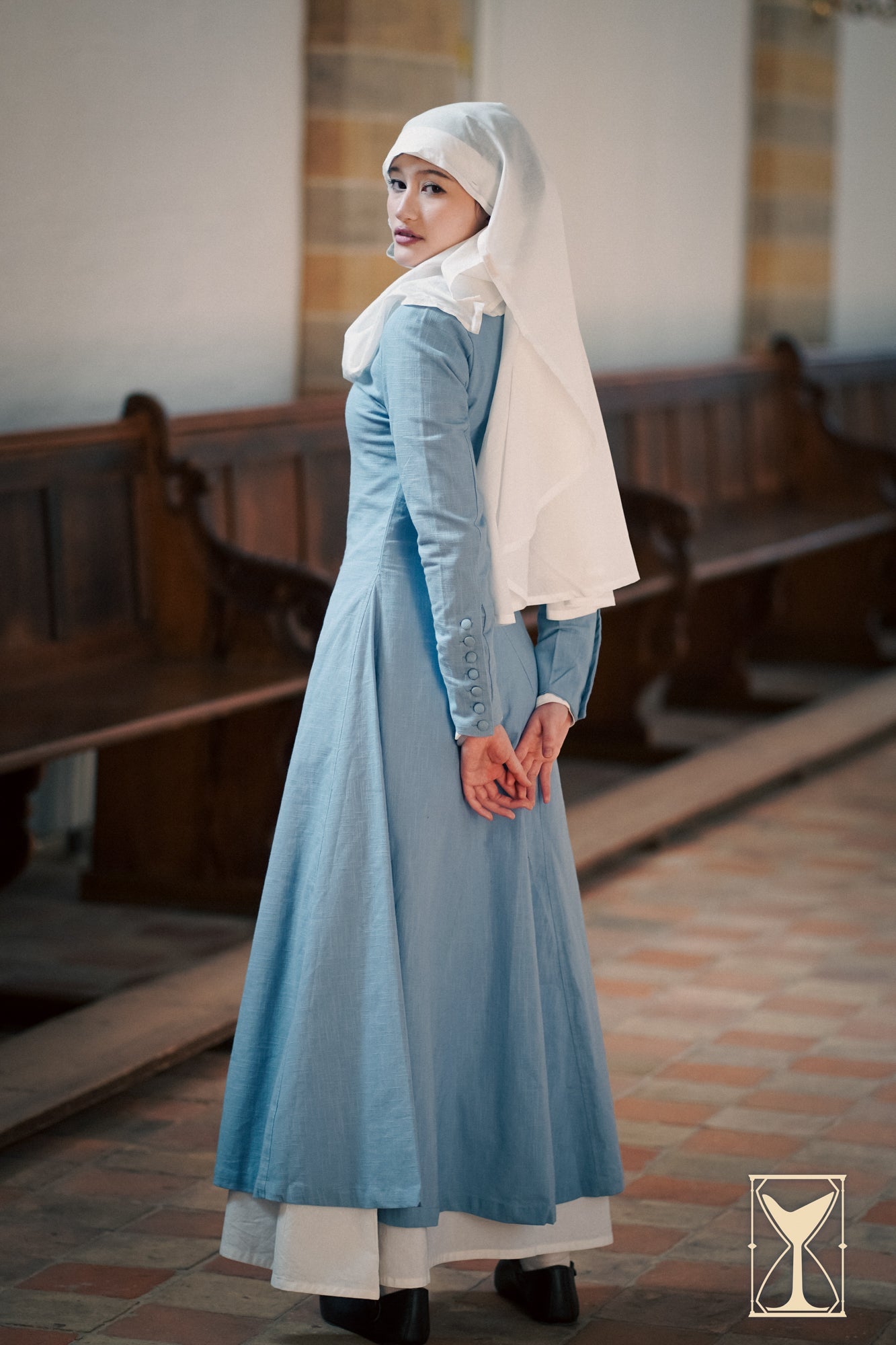 Cotehardie Marian