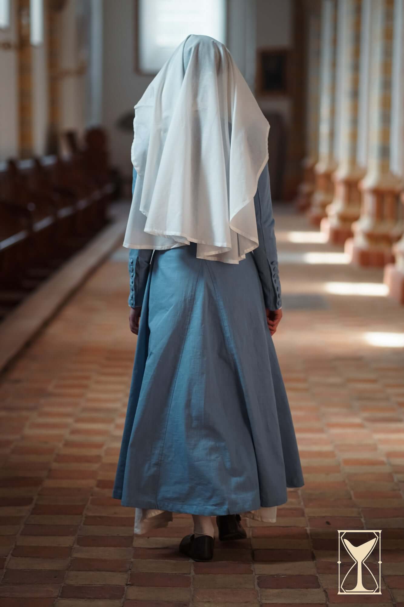 Cotehardie Marian