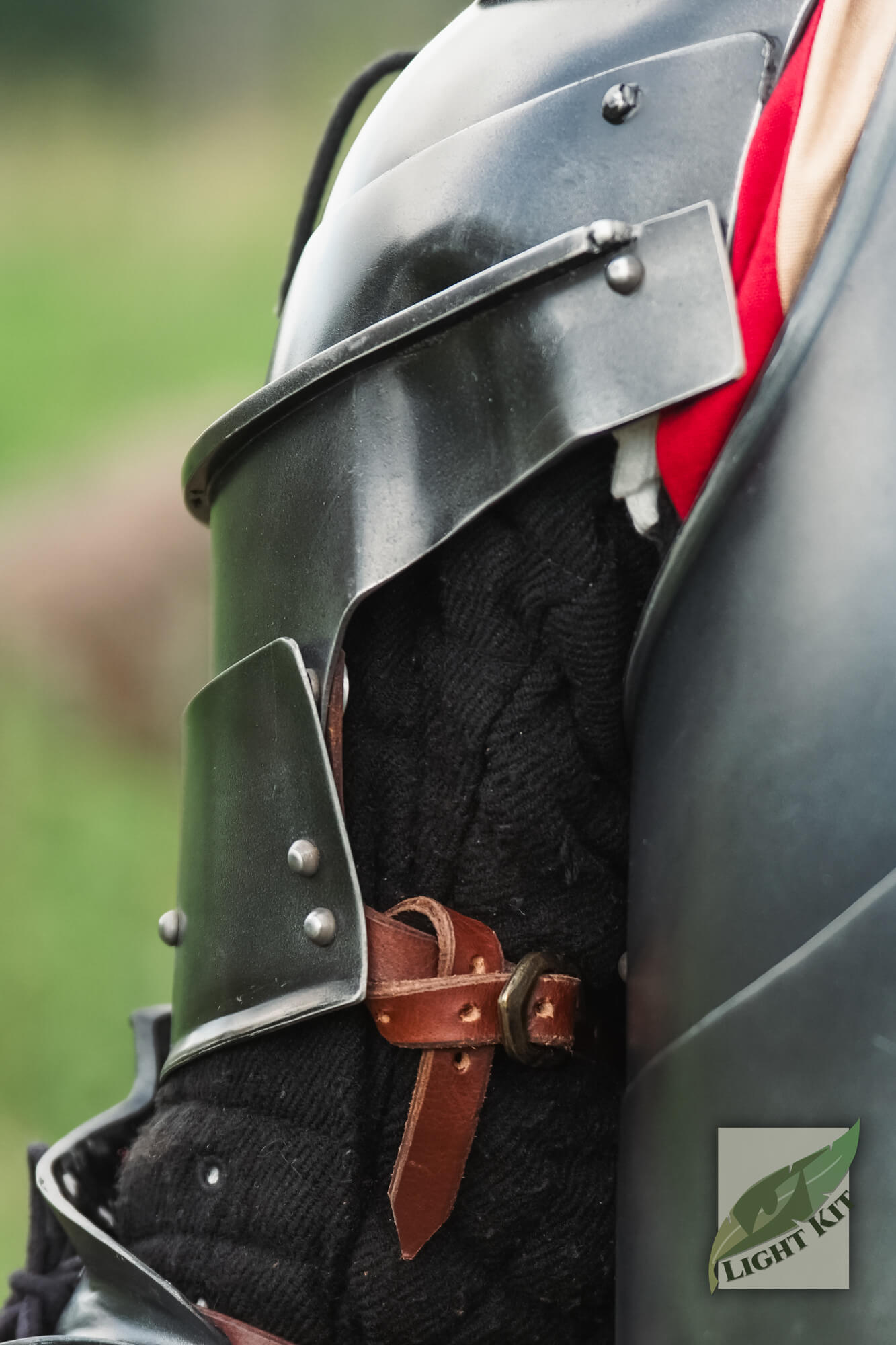 Milanese Pauldrons - Light Kit
