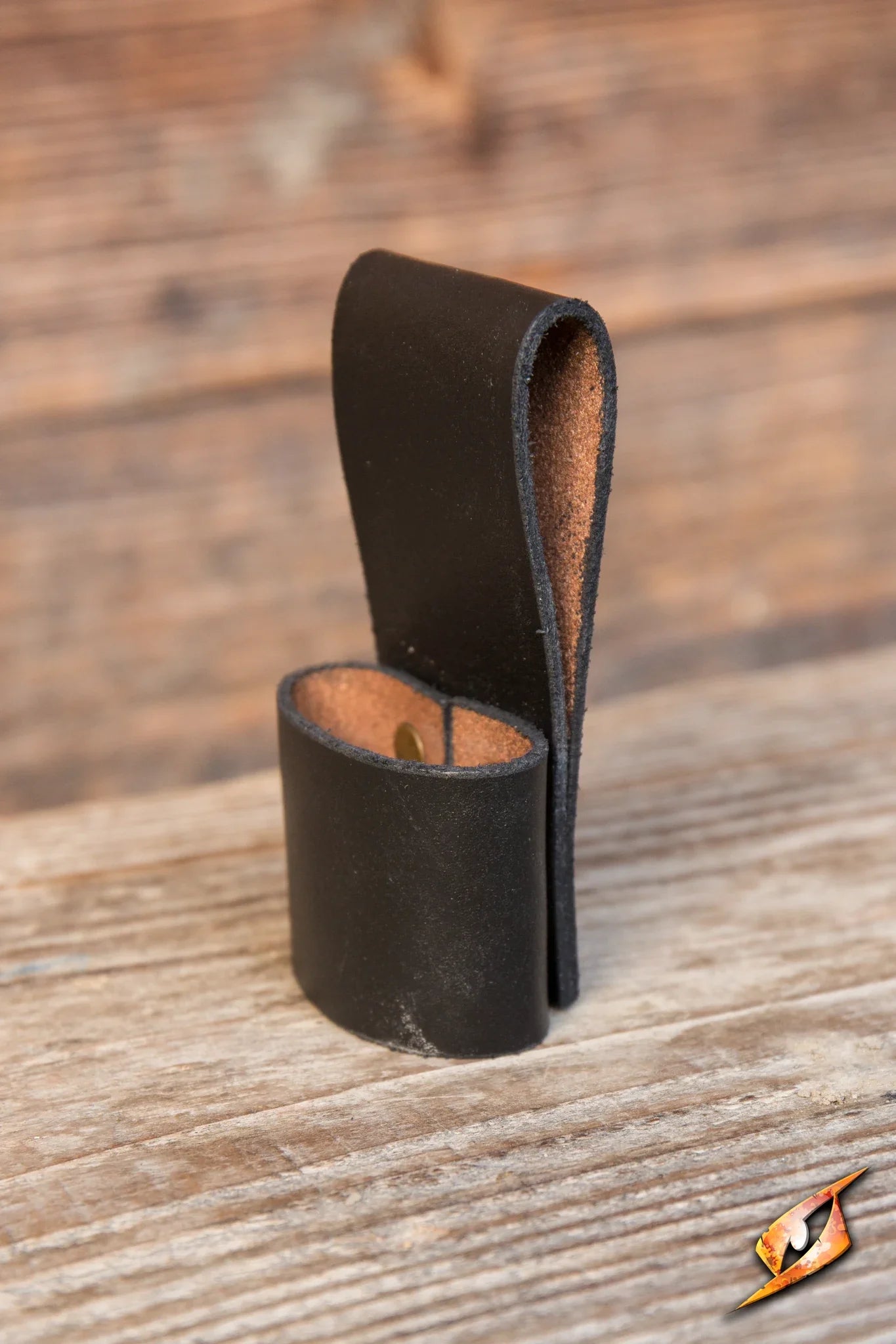Throwing Knives Holder - 1pc, leather design showcasing secure grip for holding knives conveniently.