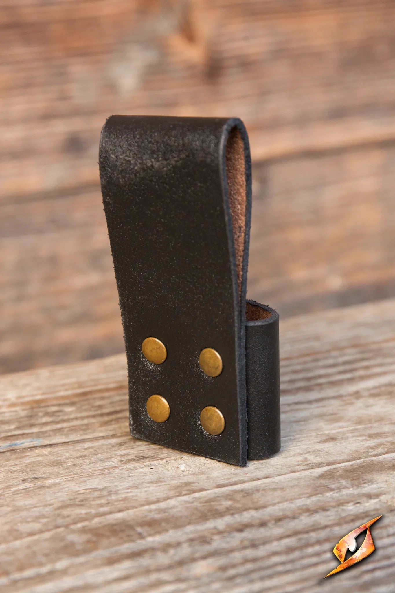 Throwing Knives Holder - 1pc: black leather holder with brass snaps for secure knife storage on belt.